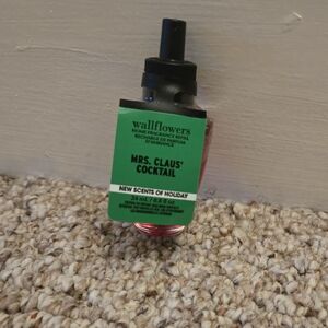 Bath & Body Works Mrs Claus Cocktail Wallflower Refill